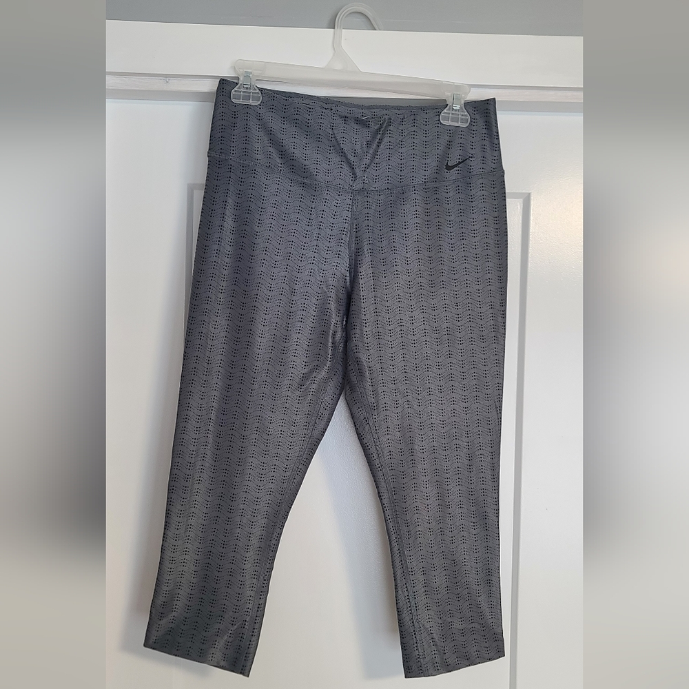 Nike Dry-Fit Capri Leggings